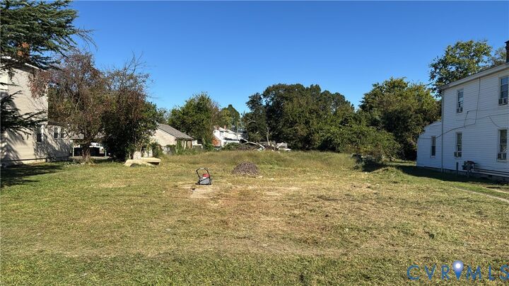 Property Photo:  2031-2033 Ferndale Avenue  VA 23803 