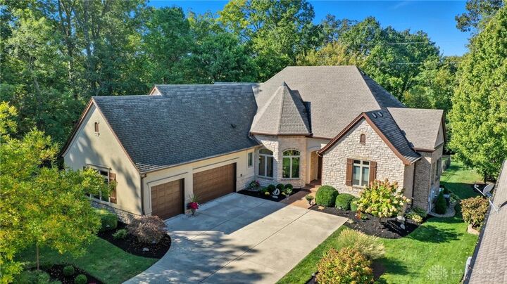 985 Gardenwood Place  Centerville OH 45458 photo