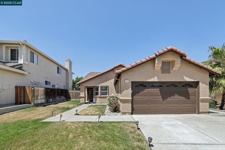 Property Photo: 2118 Connie Ln CA 94561
