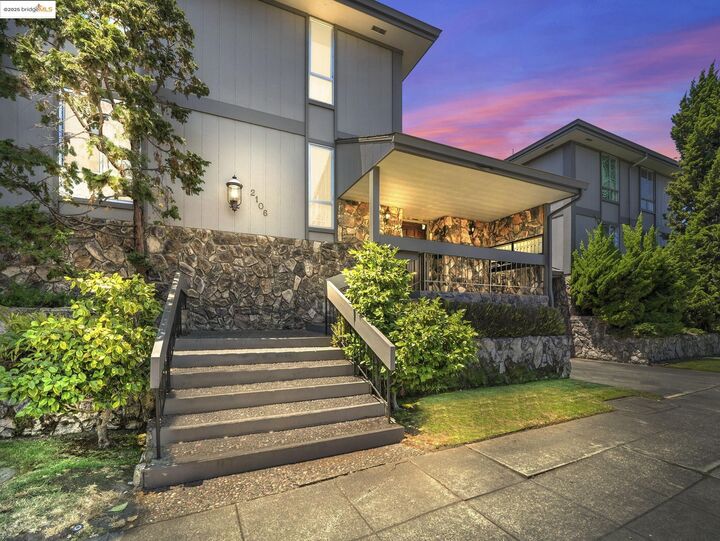 Property Photo: 2106 Otis Dr D CA 94501