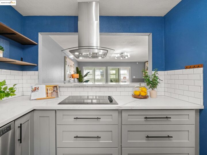 Property Photo: 2106 Otis Dr D CA 94501