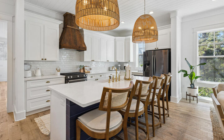Property Photo: 141 Matt'S Way FL 32459