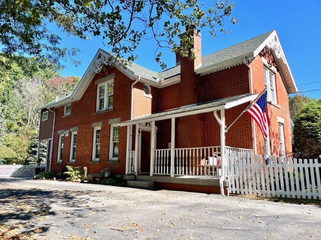 Property Photo: 4715 Glenwood Park Avenue PA 16509