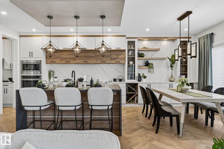 17124 2 Street NW  Edmonton AB T5Y 4G5 photo