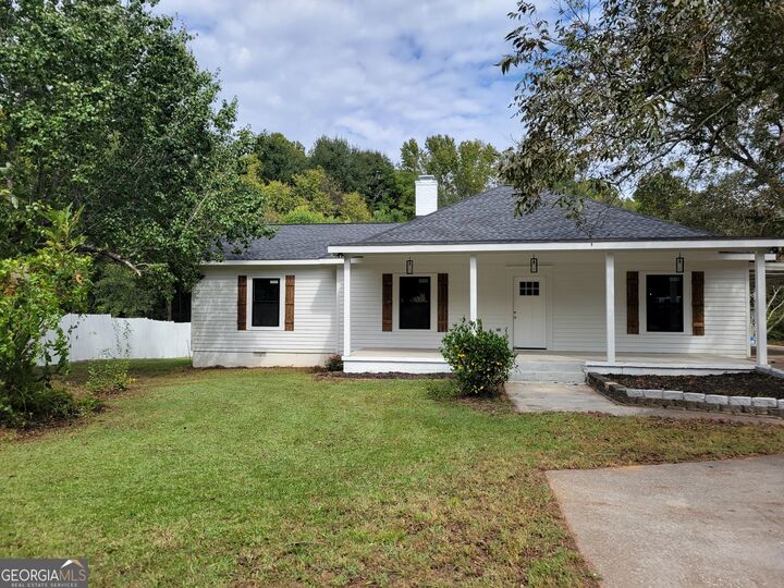 Property Photo:  215 Morningside Drive  GA 30016 