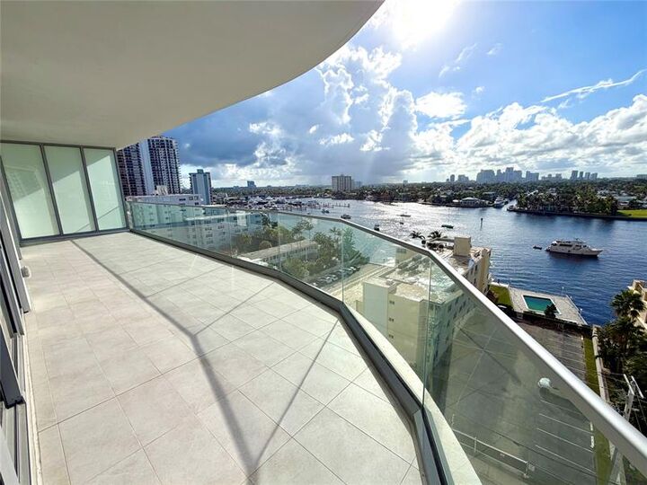 Property Photo: 153 N Seabreeze Blv 704 FL 33304