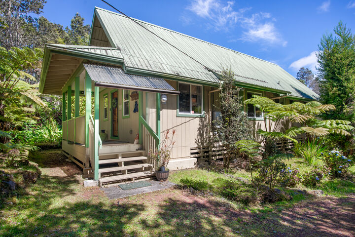 Property Photo: 11-3888 Liona St HI 96785