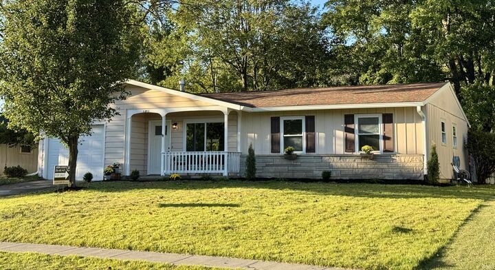 Property Photo: 3842 W Fairington Drive IN 47403