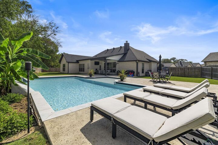 Property Photo:  213 Lafoy Ln  TX 75650 
