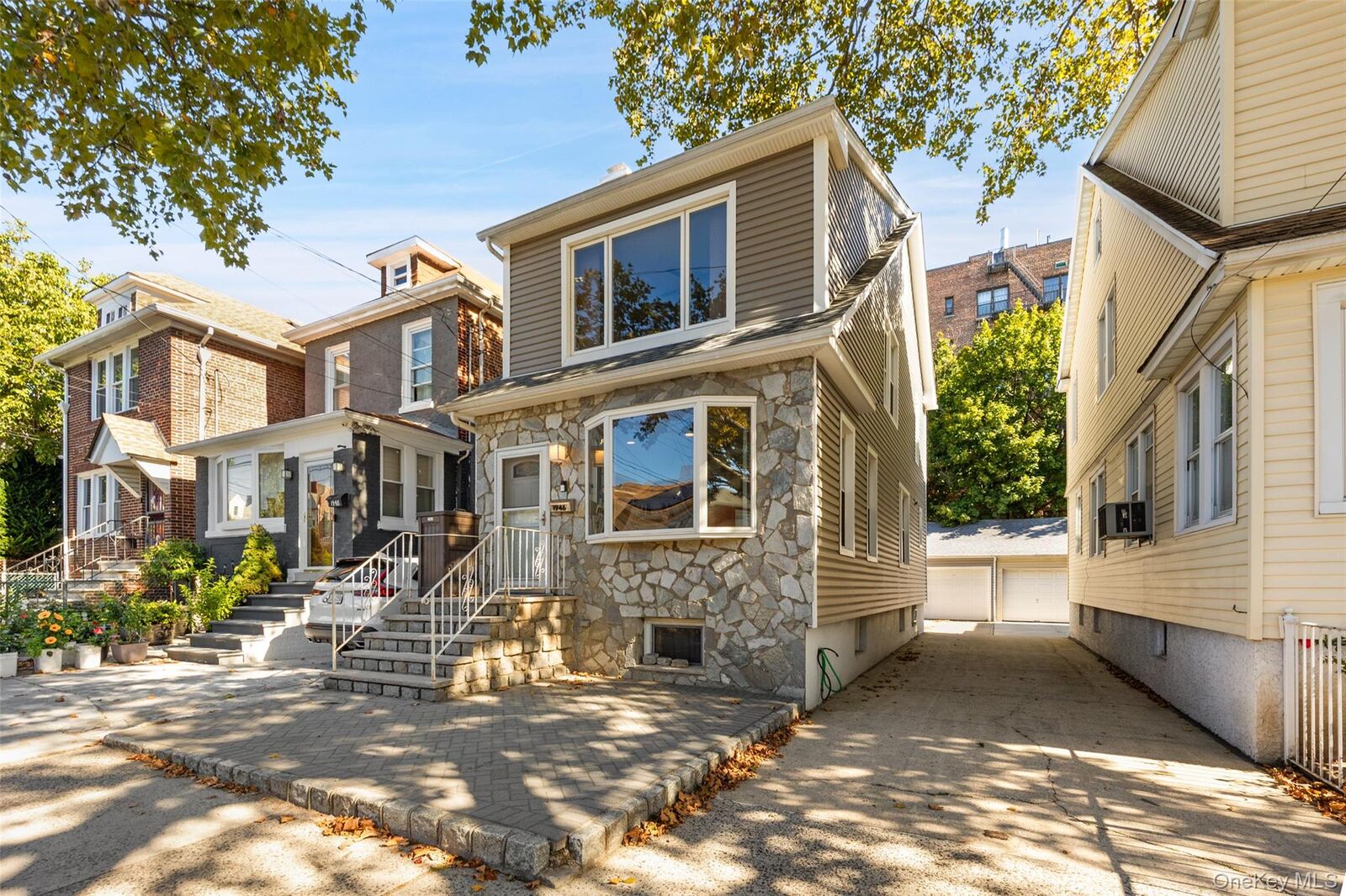 Property Photo: 1946 Tomlinson Avenue NY 10461
