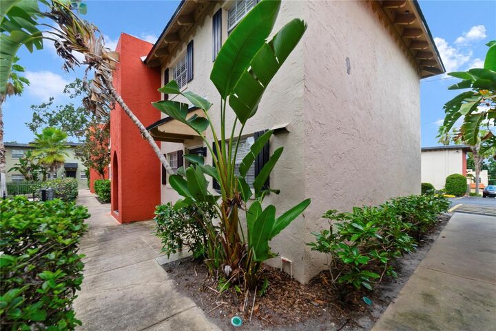Property Photo: 2503 E Central Boulevard 14 FL 32803