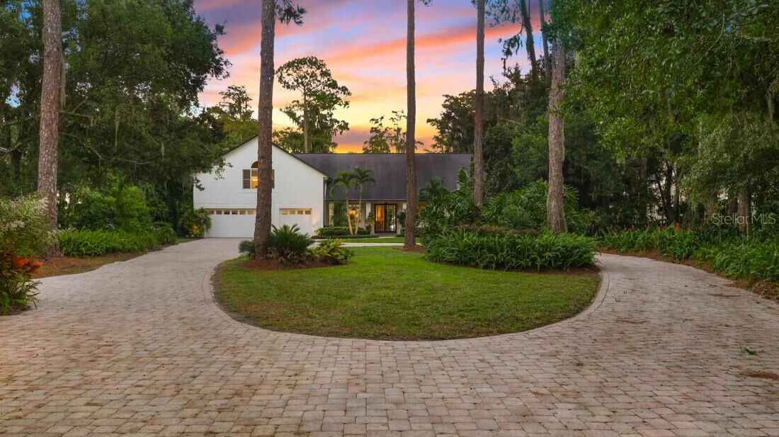 Property Photo: 4733 Chuluota Road FL 32820