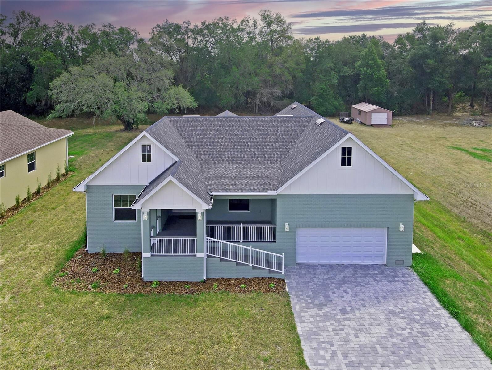 Property Photo: 12484 Green Oak Lane FL 33525