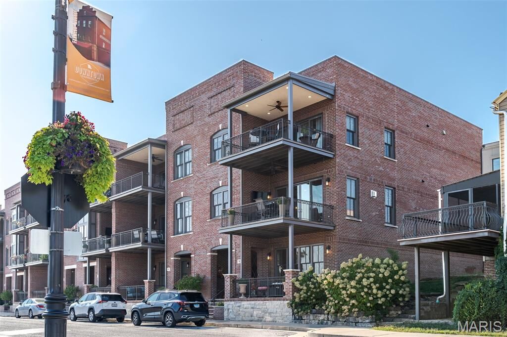 Property Photo:  16 W Front Street  MO 63090