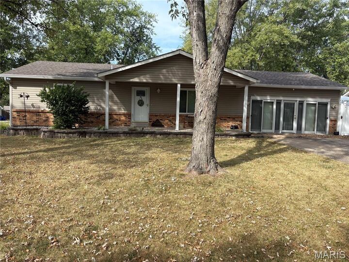 11 S Meadow Drive  O'Fallon MO 63366 photo