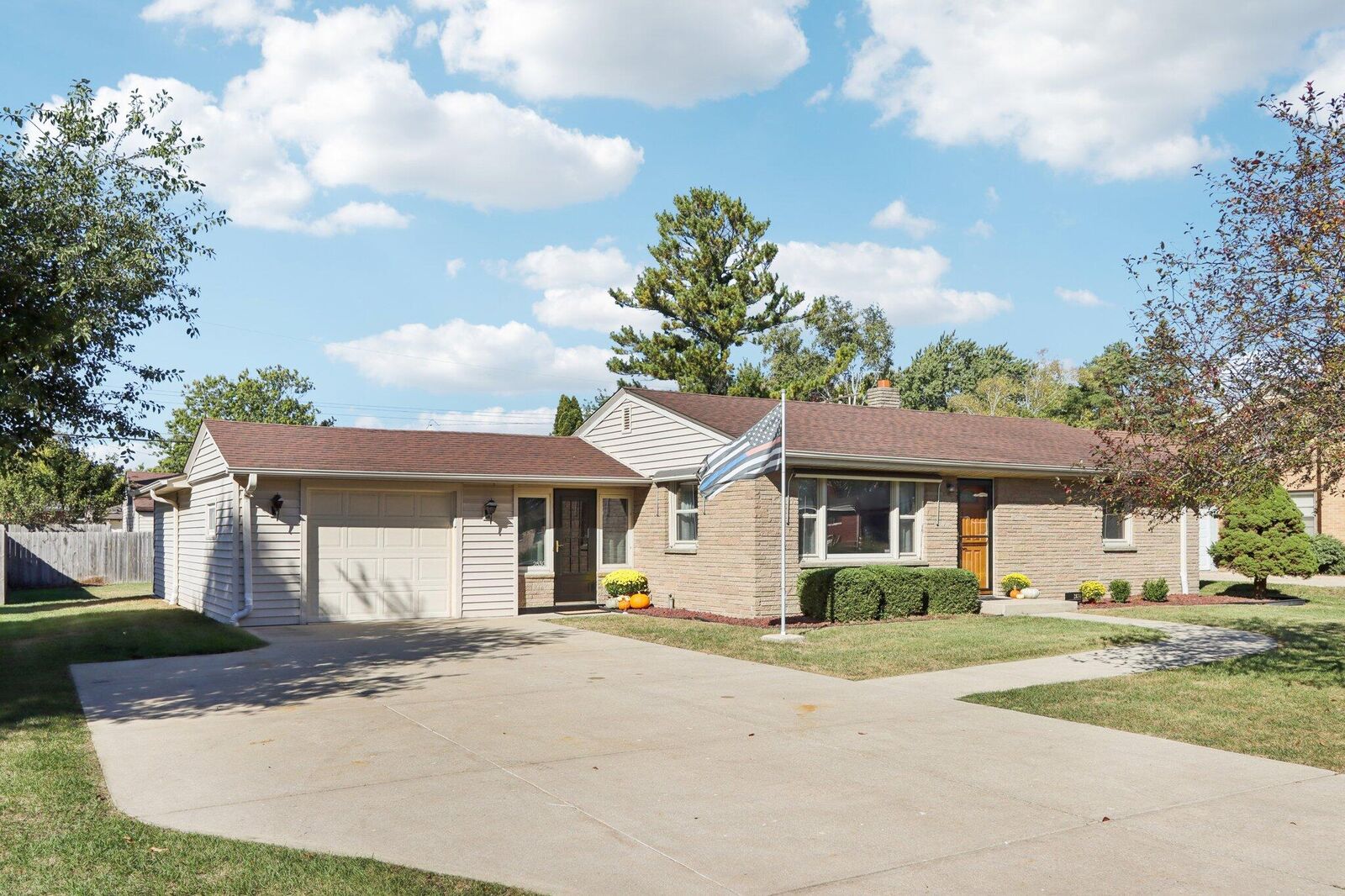 Property Photo: 2830 Oregon St WI 53405