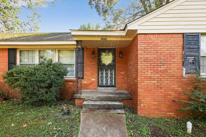 Property Photo: 4905 Lochinvar Rd TN 38116