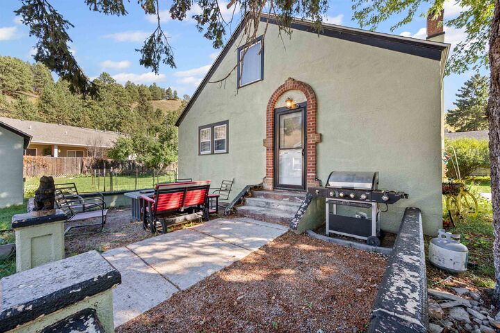 Property Photo: 185 Cliff Street SD 57732