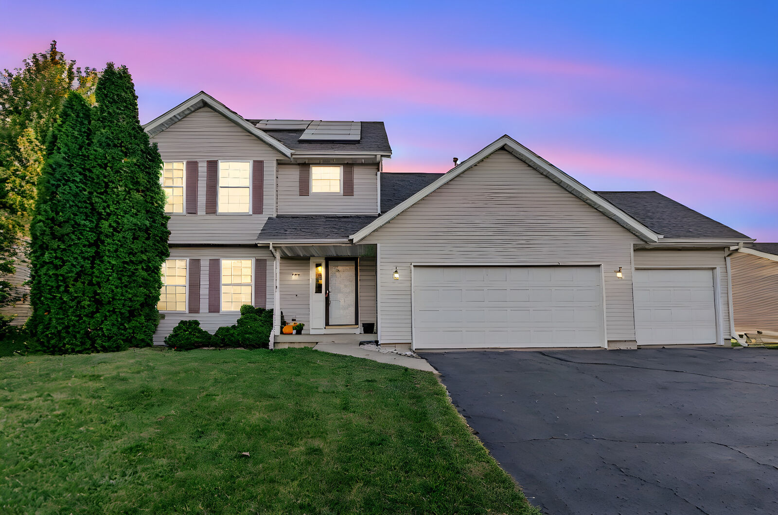 Property Photo: 1143 Quail Run IL 60115