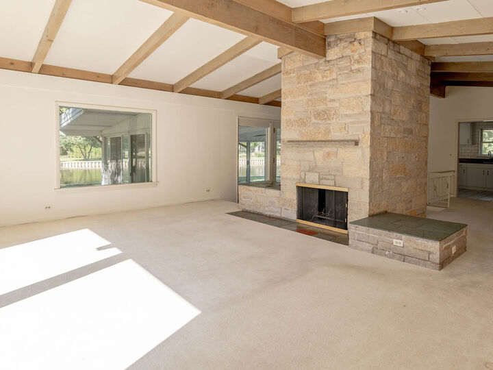 Property Photo:  328 Walnut Lane  IL 60523 