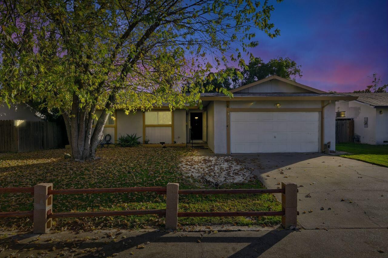 Property Photo: 7948 Grandstaff Drive CA 95823