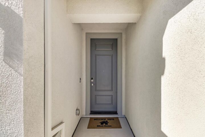 Property Photo: 1280 Seneca Circle CA 95762