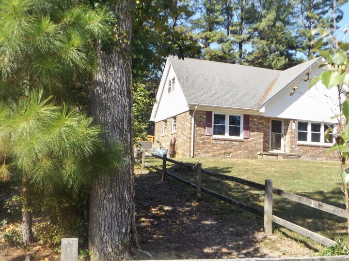 Property Photo: 303 Shady Ln TN 38464