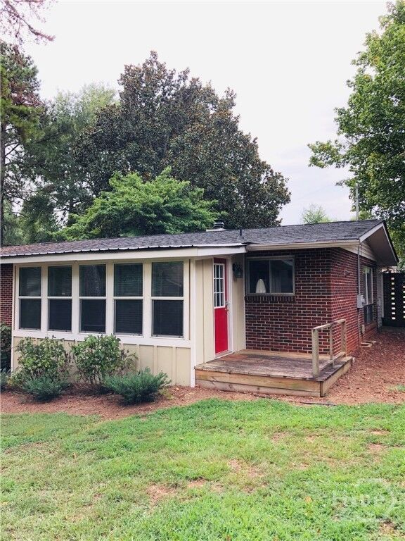 Property Photo:  123 Garden Lane  GA 30606 