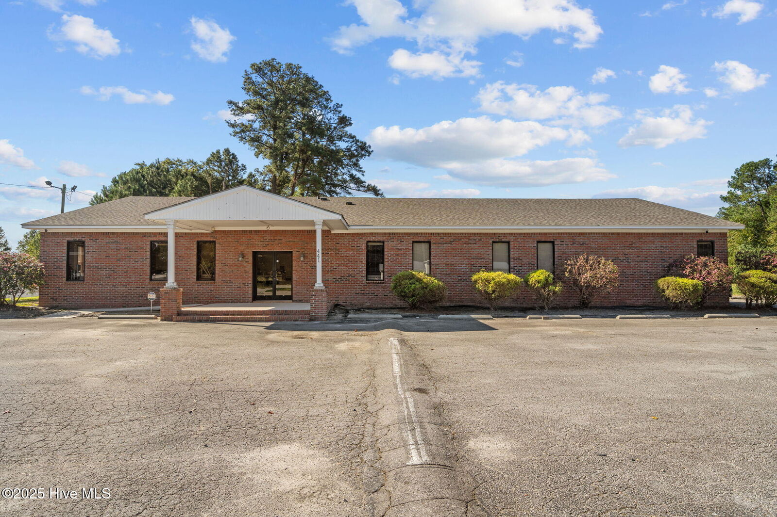 Property Photo: 441 Kinston Highway NC 28574