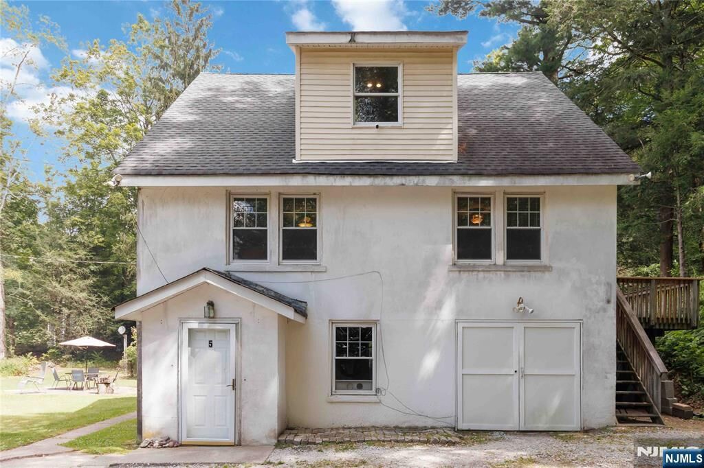 Property Photo: 5 Fanwood Court NJ 07421