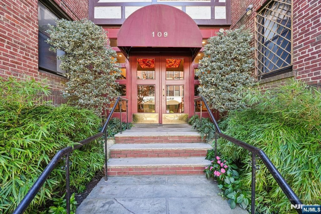 Property Photo:  109 Grand Avenue 4A  NJ 07631 