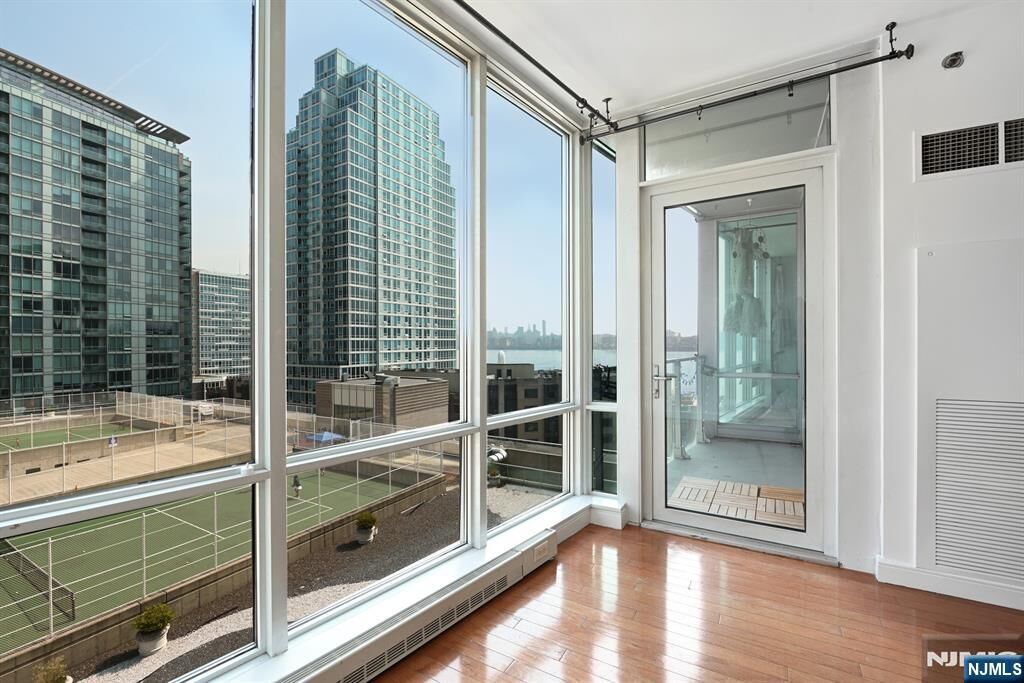 Property Photo:  20 Newport Parkway 1211  NJ 07310 