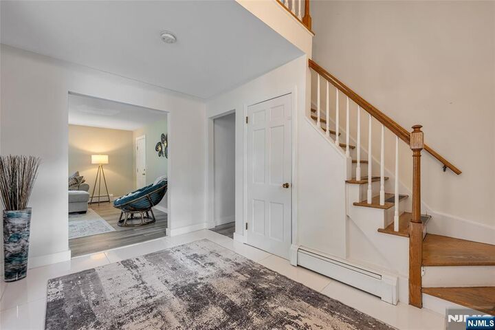 Property Photo:  17 Holly Drive  NJ 07458 