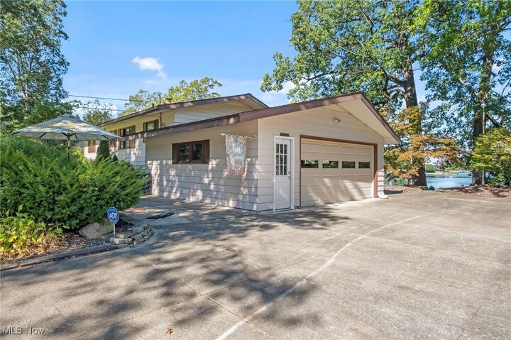Property Photo: 715 Jolson Avenue OH 44319
