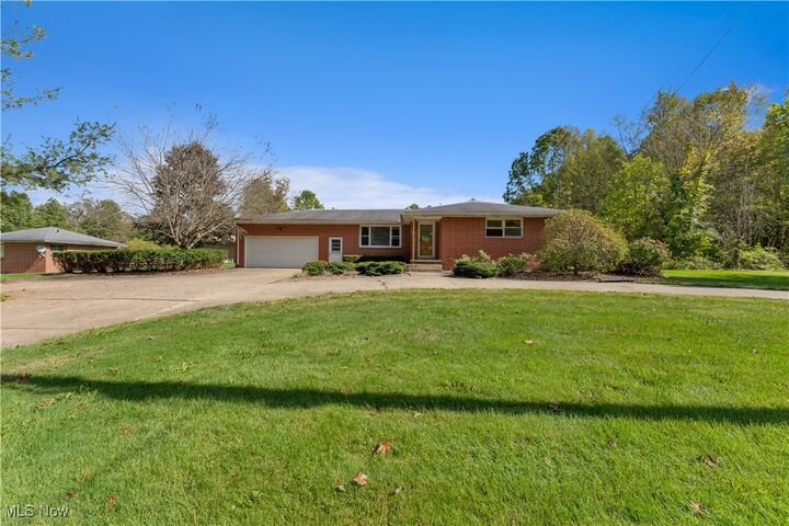 Property Photo: 2425 Pleasant Valley Road OH 44446