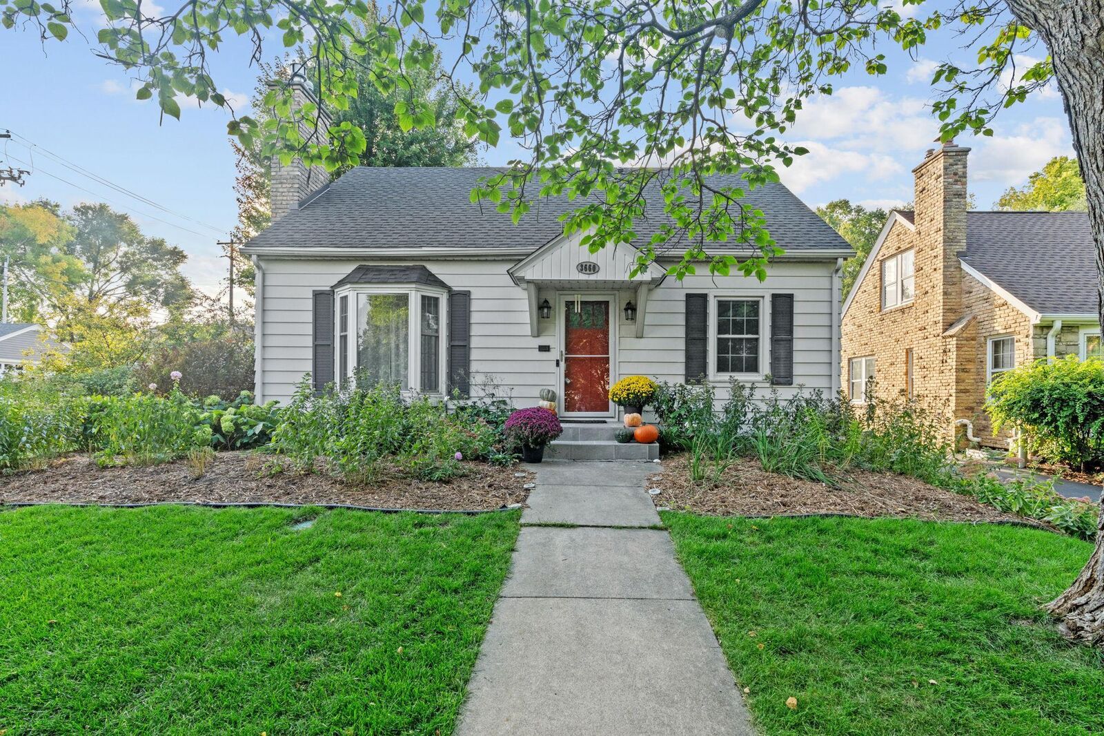 Property Photo:  3660 Glenhurst Avenue  MN 55416