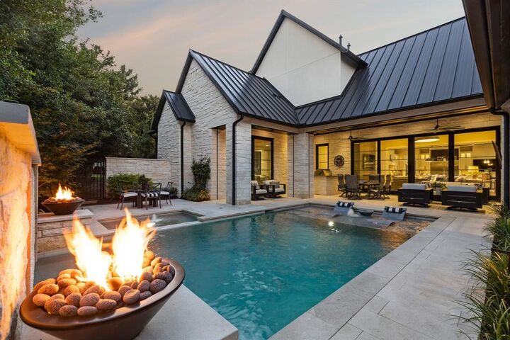 Property Photo: 1403 Fountain Grass Court TX 76262