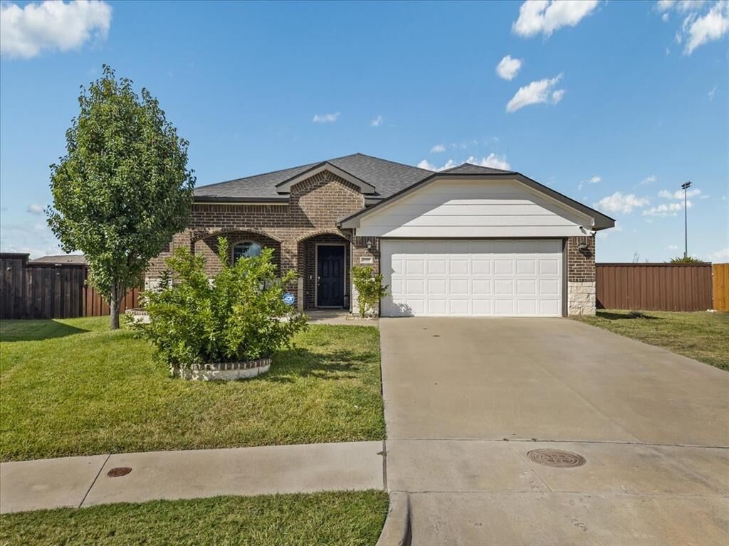 Property Photo: 14201 Bridgeview Lane TX 75253