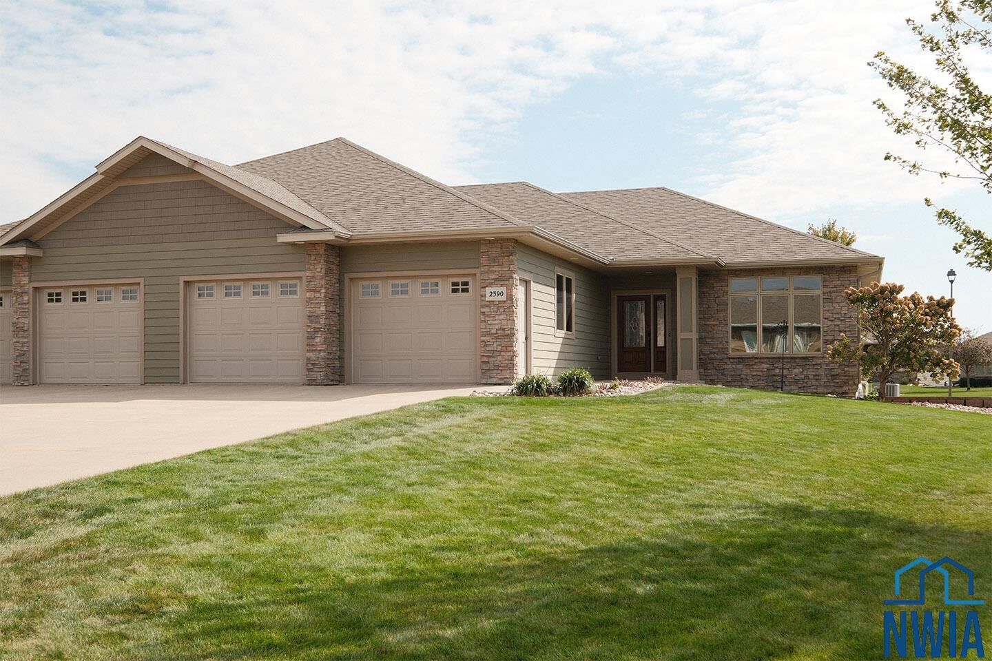 Property Photo:  2390 Riviera Road  IA 51250 