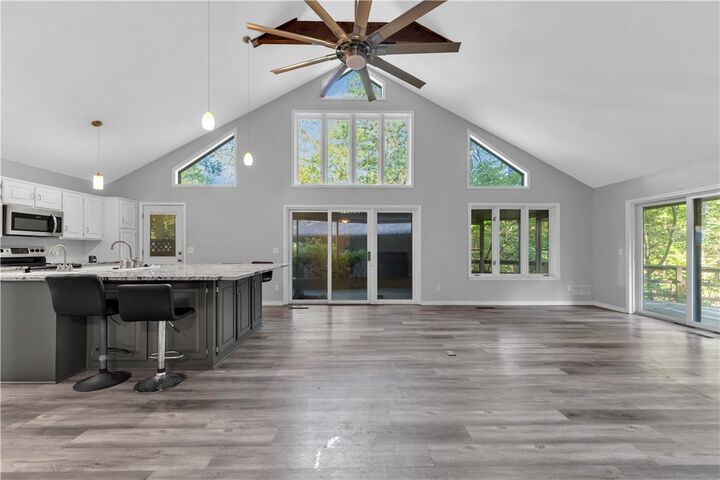 Property Photo:  41 Buckingham Drive  AR 72714 