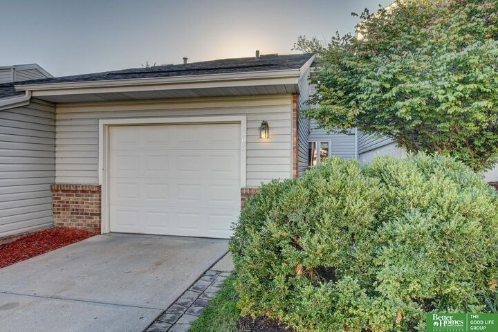 705 N 129 Plaza  Omaha NE 68154 photo