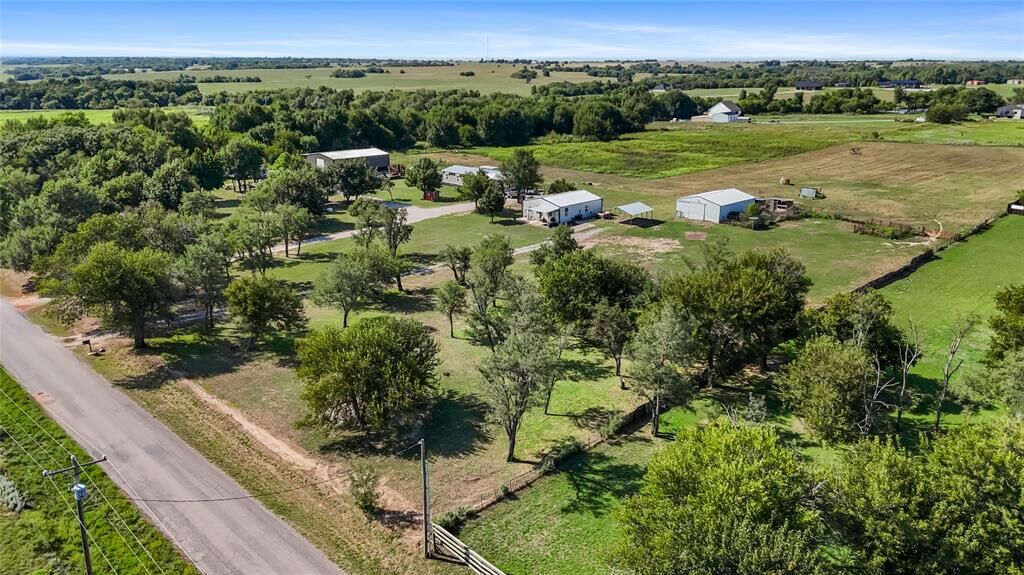 Property Photo: 16925 W Wilshire Boulevard OK 73099