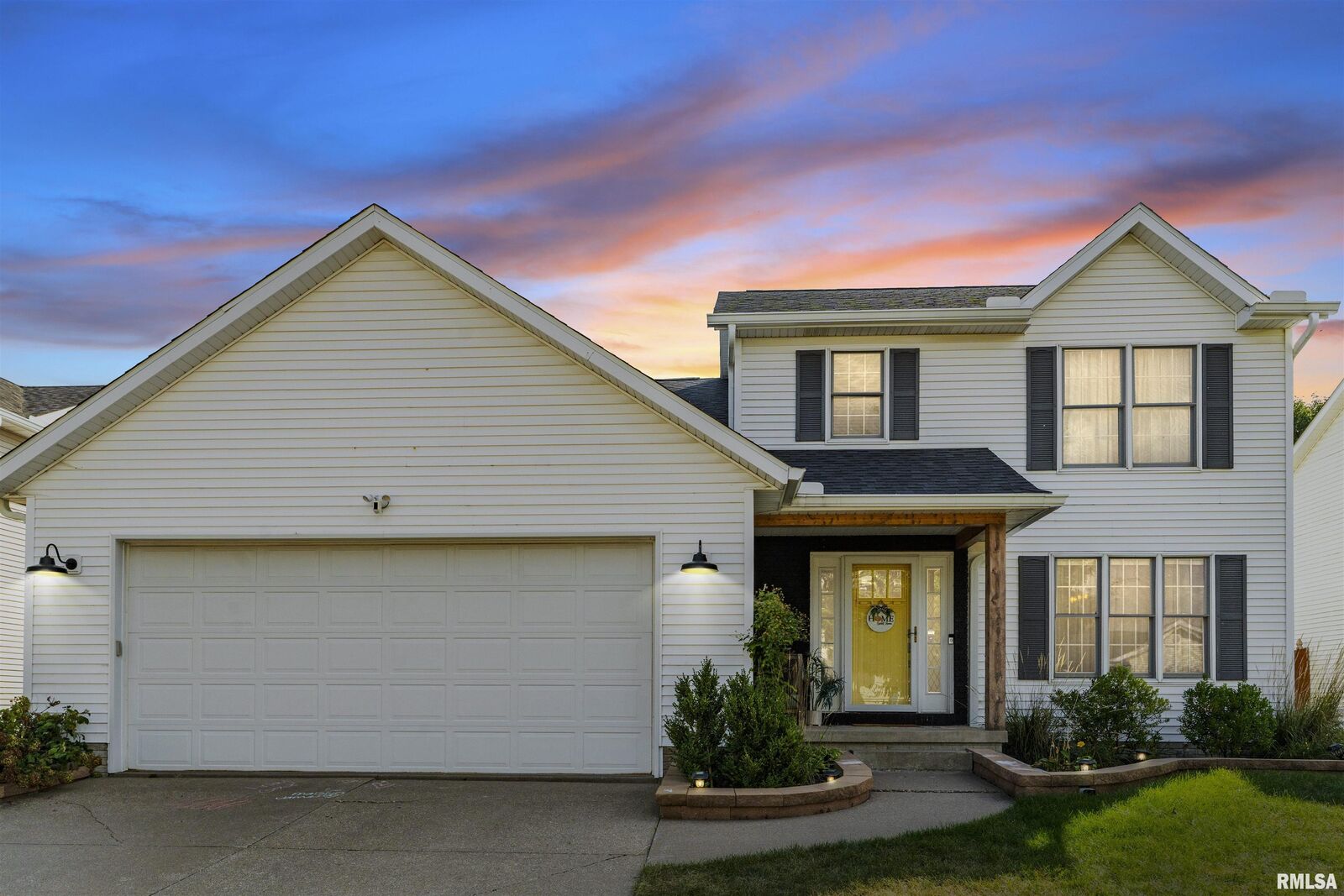 Property Photo: 1629 W 66th Street IA 52806