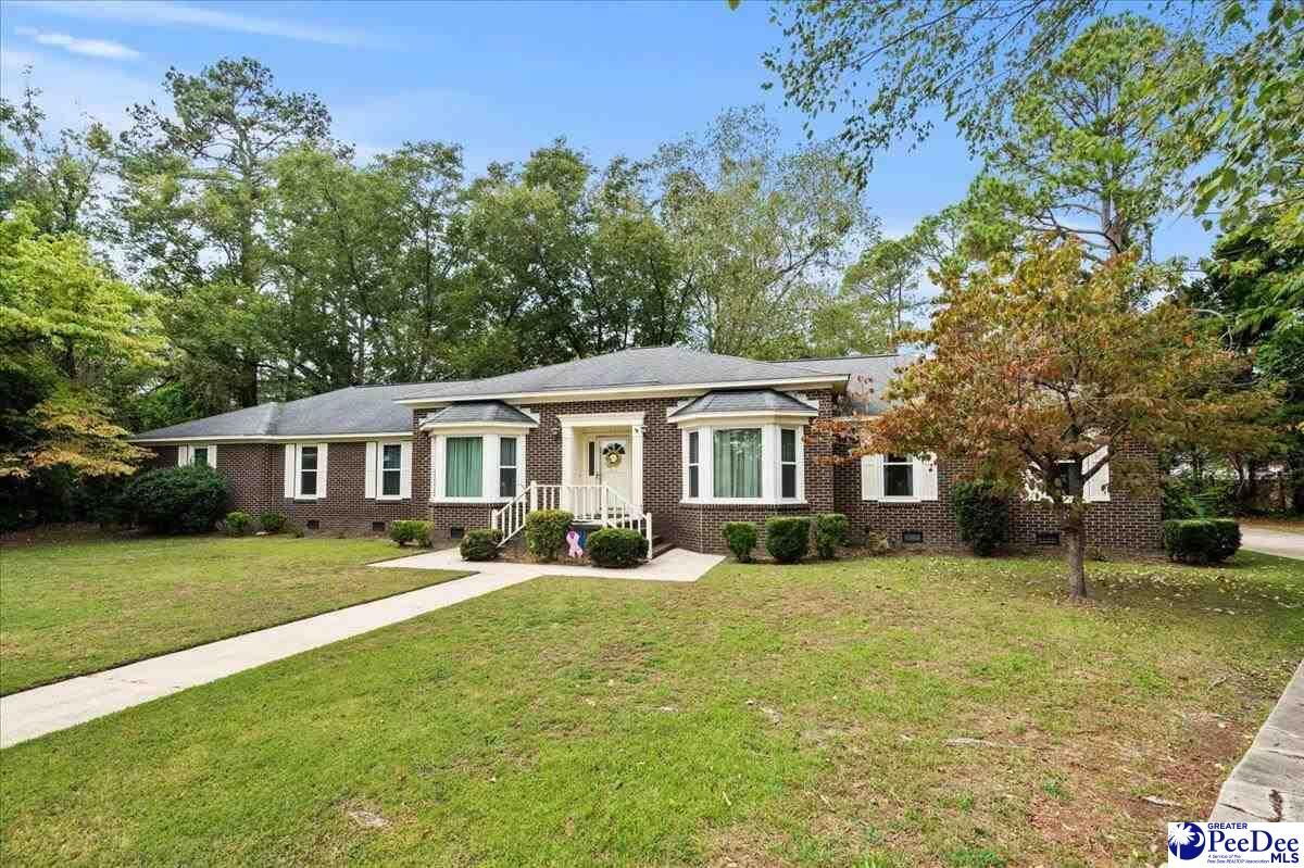 Property Photo:  2556 W Keswick  SC 29501-1970 