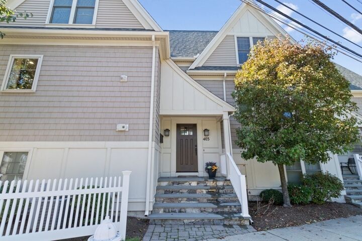 Property Photo:  403 Hunnewell St 403  MA 02494 