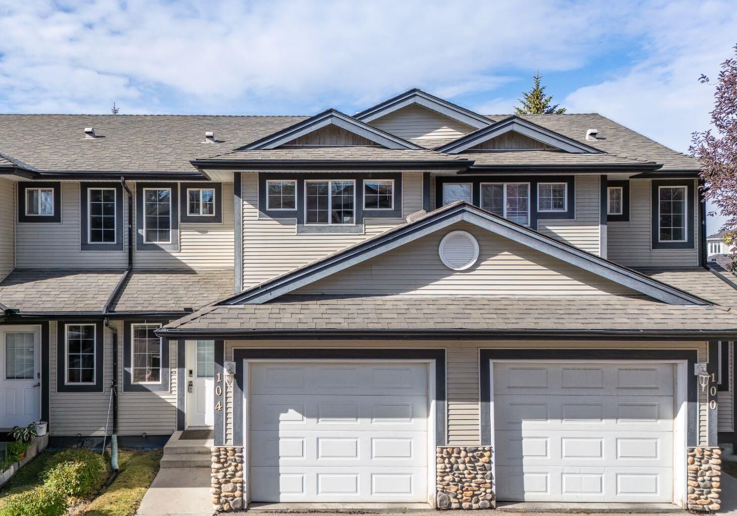 Property Photo: 104 Stonemere Place AB T1X 1N1