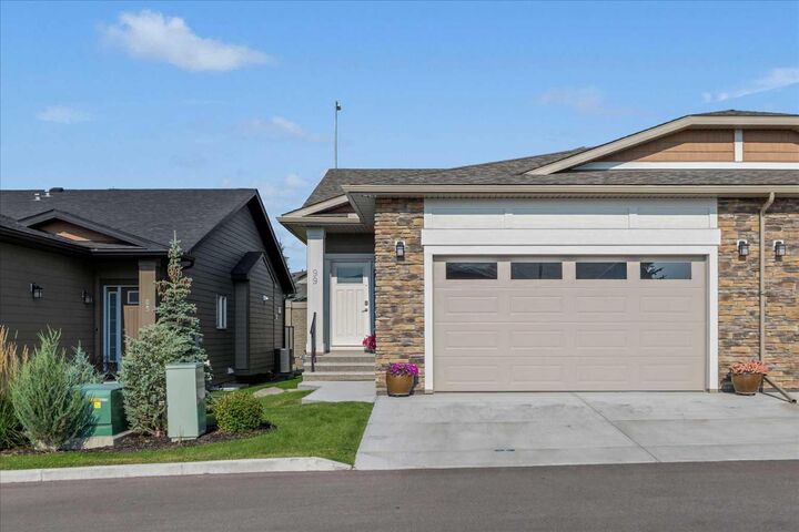 Property Photo: 99 Sierra Morena Manor SW AB T3H 1S9