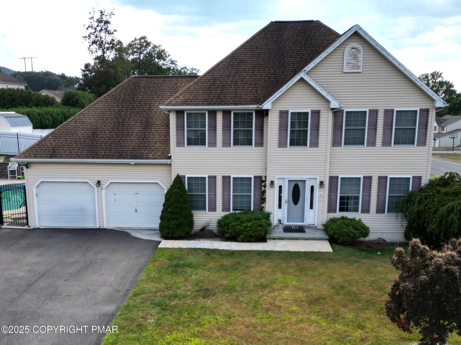 Property Photo: 114 Kestrel Road PA 18707