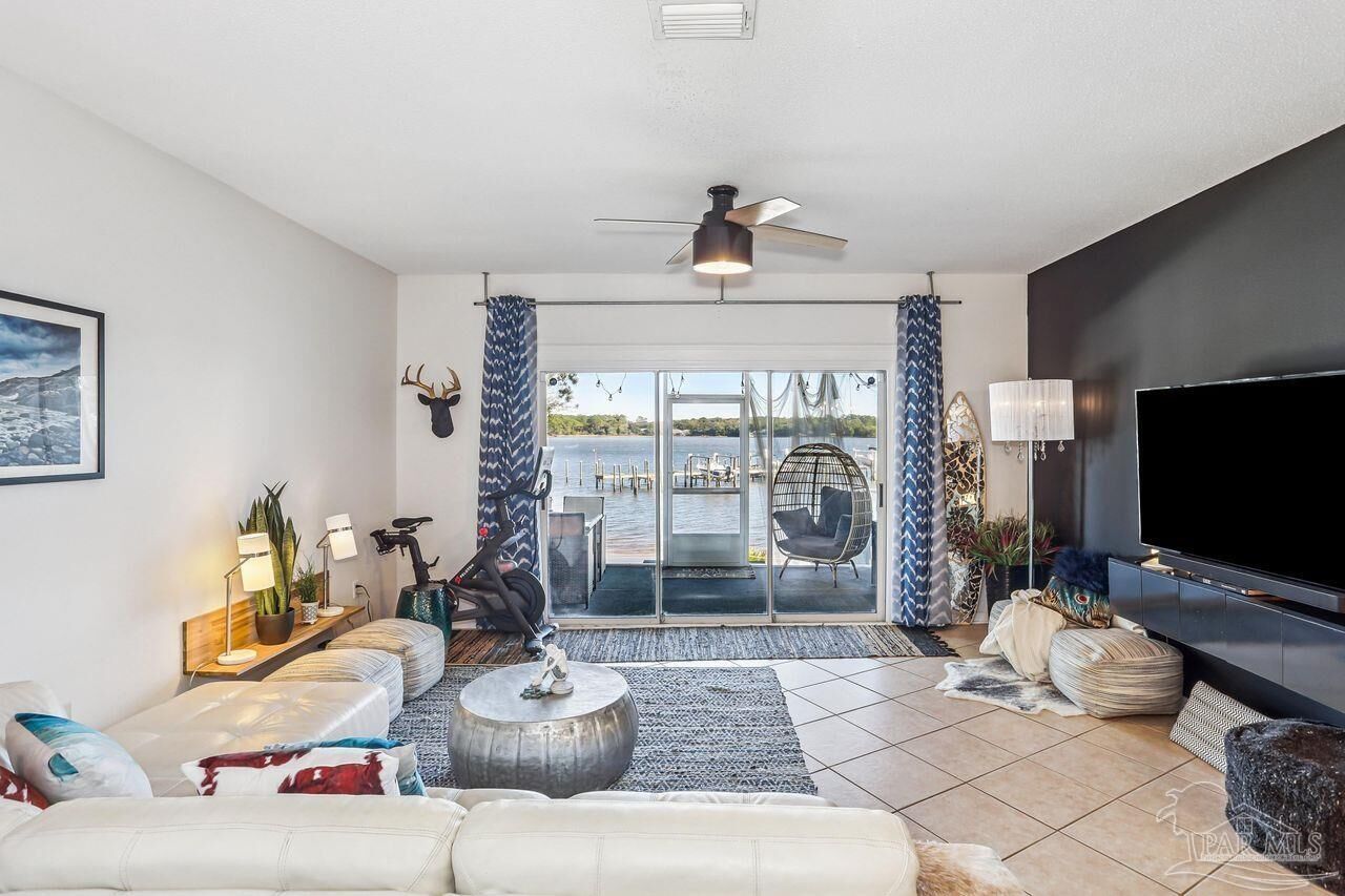 Property Photo: 7222 Majestic Blvd FL 32566