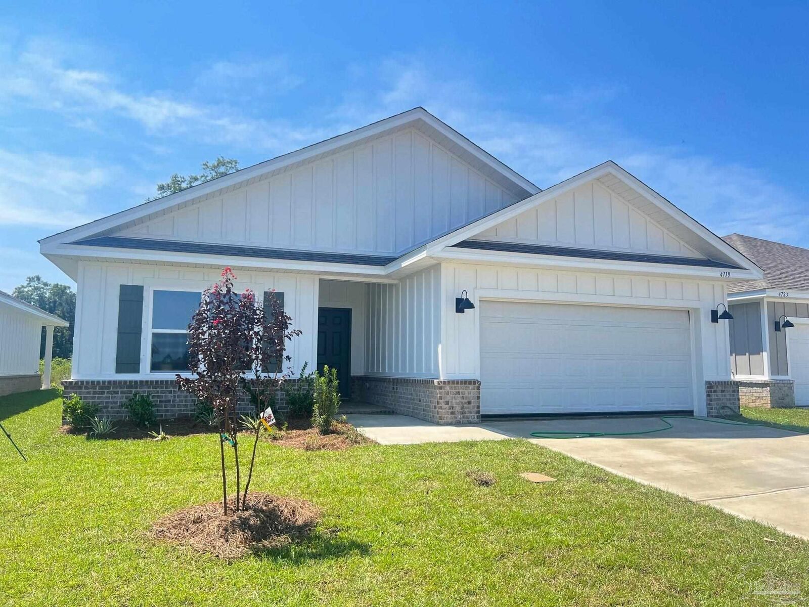 Property Photo:  4647 Eider Rd  FL 32571 